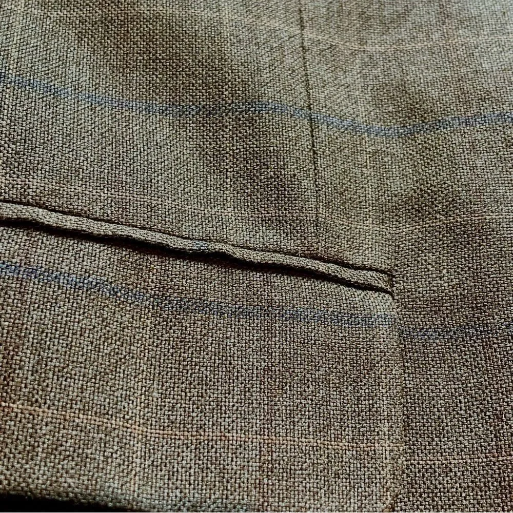 Jos A. Bank Men's Silk and Wool Sport Coat Olive W/ blue and tan stripe Size 40R